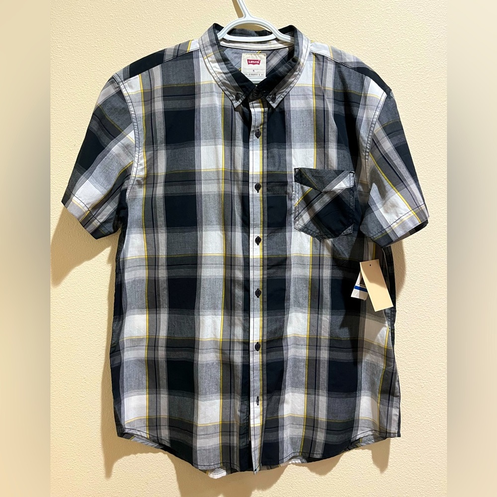 Men’s Levi’s Button Up Short Sleeve Shirt